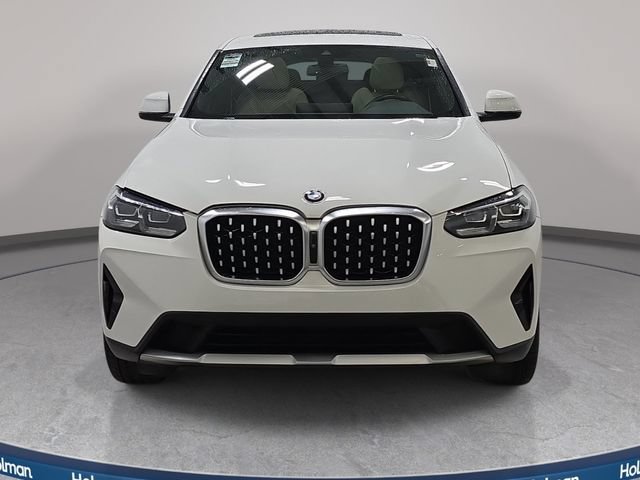 Used 2022 BMW X4 xDrive30i w/ Parking Assistance Package AWD/4WD image 3