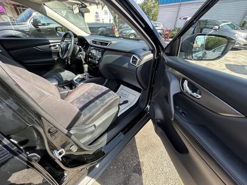 Used 2015 Nissan Rogue S AWD/4WD image 9