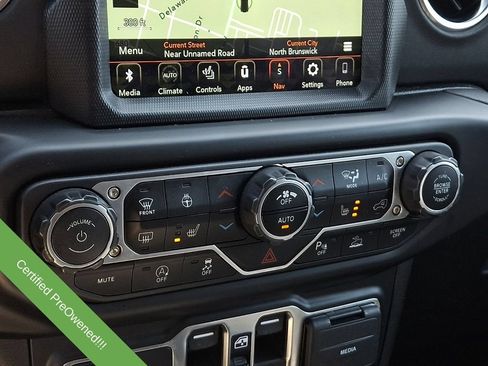 Used 2022 Jeep Wrangler Unlimited Sahara w/ Dual Top Group AWD/4WD image 14