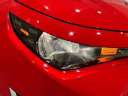 Used 2025 Kia Soul LX w/ LX Technology Package FWD image 31