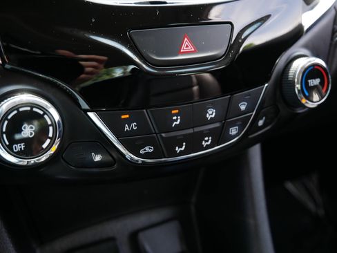 Used 2017 Chevrolet Cruze Premier FWD image 23