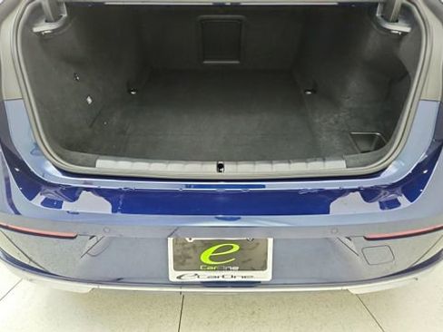 Used 2025 BMW i7 eDrive50 w/ Executive Package image 14