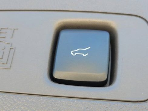 Certified 2023 Lincoln Corsair FWD image 12