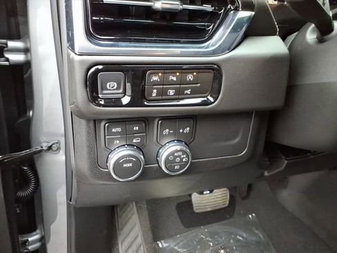 New 2026 GMC Yukon XL Elevation image 29