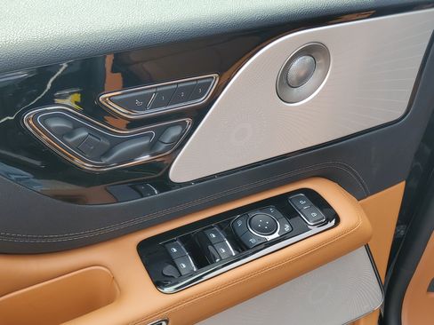 New 2026 Lincoln Aviator Black Label w/ Dynamic Handling Package AWD/4WD image 9