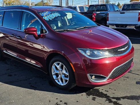 Used 2017 Chrysler Pacifica Touring-L Plus image 1
