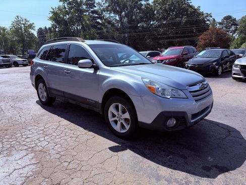 Used 2014 Subaru Outback 2.5i Premium AWD/4WD image 3