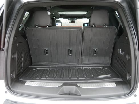 Used 2024 GMC Yukon Denali Ultimate w/ LPO, Floor Liner Package image 18
