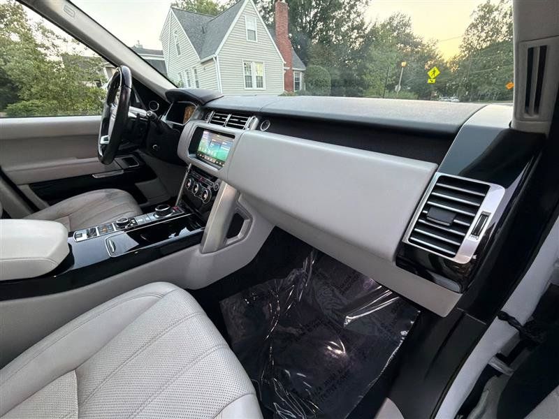 Used 2017 Land Rover Range Rover Supercharged AWD/4WD image 16
