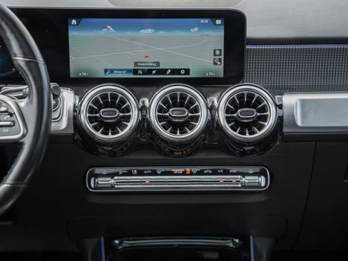 Used 2022 Mercedes-Benz GLB 250 4MATIC w/ Premium Package Lite image 20