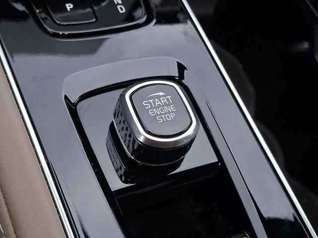 Certified 2026 Volvo XC90 B6 Plus AWD/4WD image 28