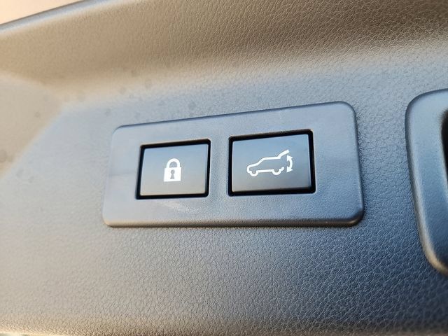 Used 2025 Subaru Forester Premium AWD/4WD image 31