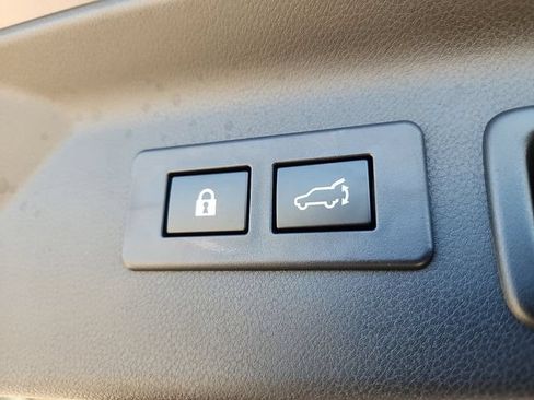 Used 2025 Subaru Forester Premium AWD/4WD image 31