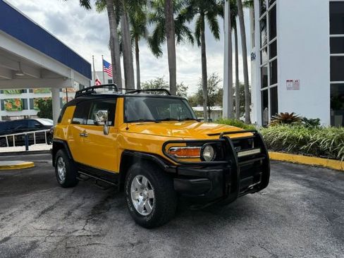 Used 2007 Toyota FJ Cruiser 2WD image 7