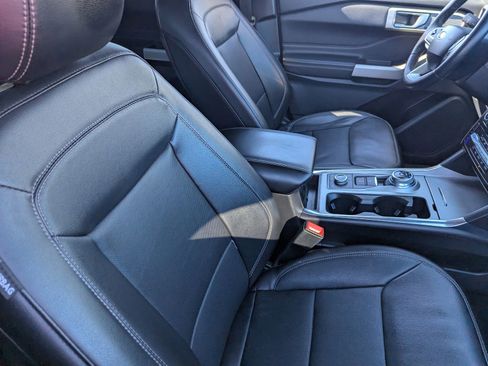 Certified 2024 Ford Explorer Limited image 11