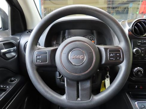 Used 2016 Jeep Compass Sport w/ Power Value Group FWD image 18