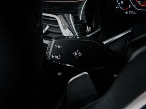 Used 2022 BMW 750i xDrive w/ Executive Package image 27