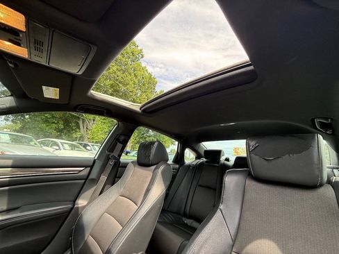 Used 2018 Honda Accord Sport image 21