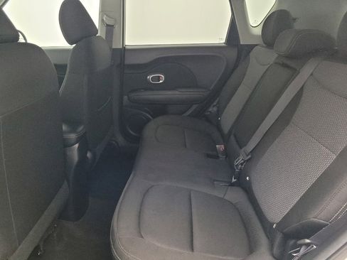 Used 2017 Kia Soul + image 18