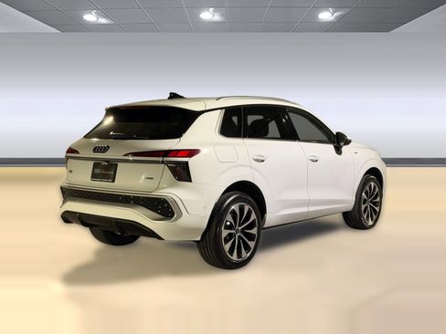 New 2026 Audi Q3 quattro 2.0T image 9