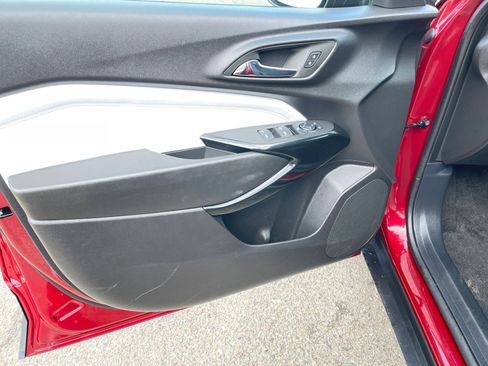 Used 2025 Chevrolet Trax LT w/ LT Convenience Package image 20