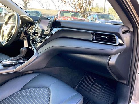 Used 2023 Toyota Camry SE image 17