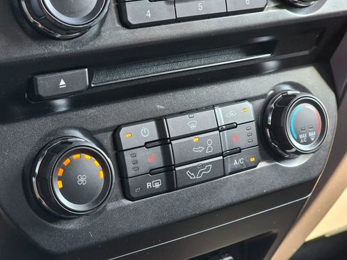 Used 2015 Ford F150 XLT w/ Equipment Group 302A Luxury image 40