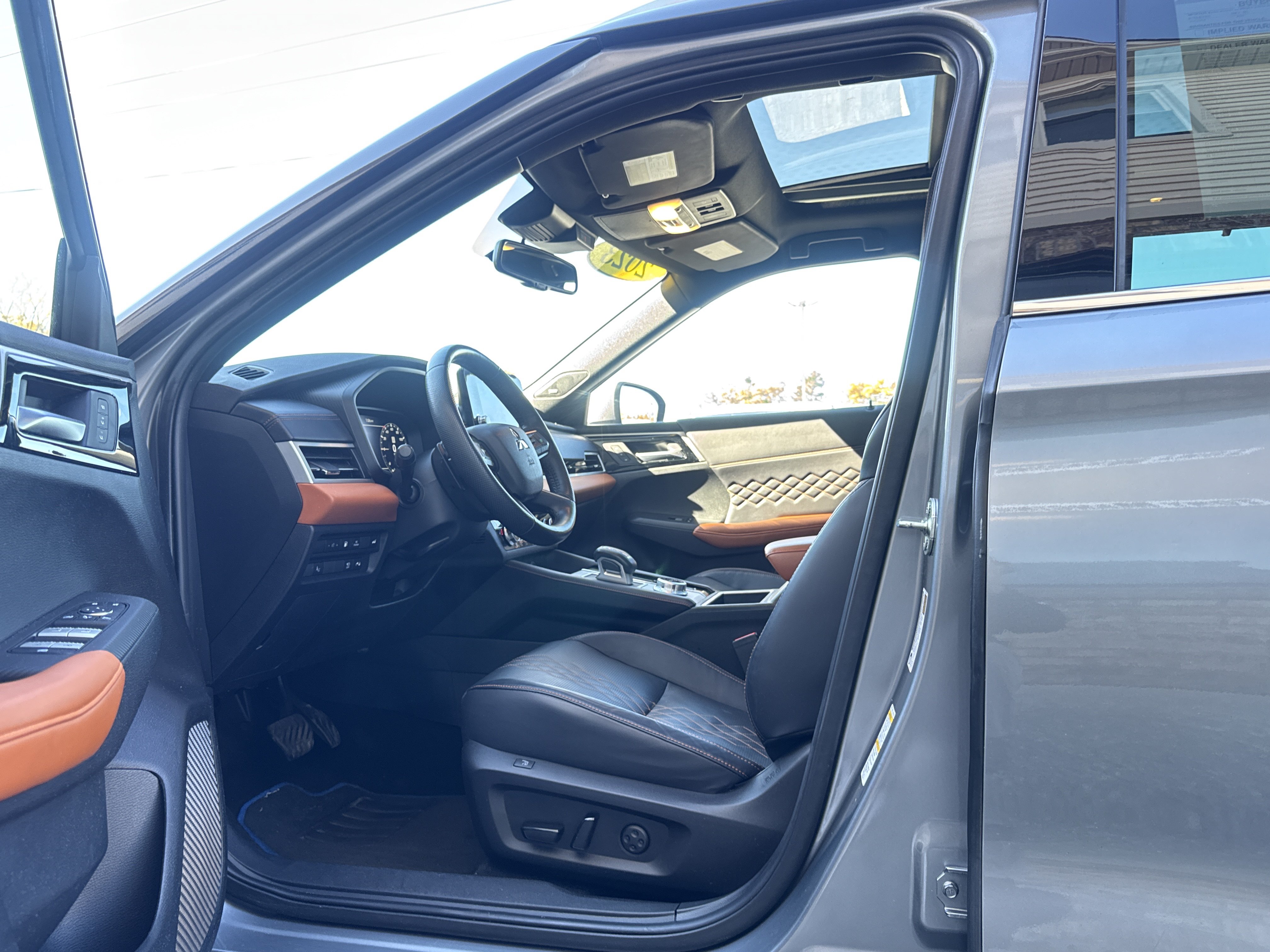Used 2023 Mitsubishi Outlander SEL AWD/4WD image 9