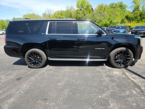 Used 2018 GMC Yukon XL SLT w/ Open Road Package AWD/4WD image 6