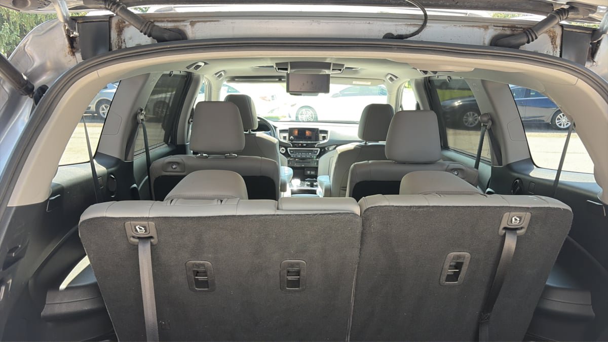 Used 2020 Honda Pilot Touring image 13