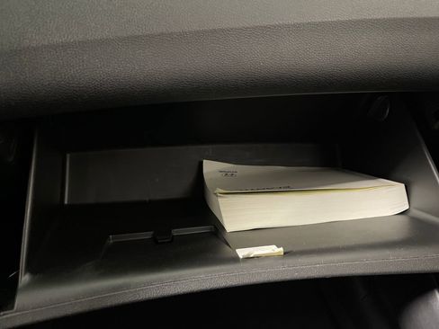 Used 2015 Hyundai Elantra SE w/ Option Group 03 FWD image 27