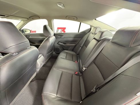 Used 2024 Nissan Altima 2.5 SR FWD image 35