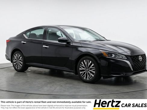 Used 2025 Nissan Altima 2.5 SV FWD image 1
