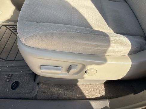 Used 2015 Toyota Sienna LE FWD image 12