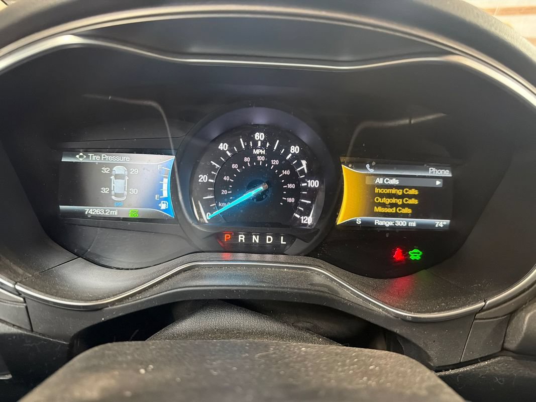Used 2018 Ford Fusion SE FWD image 14