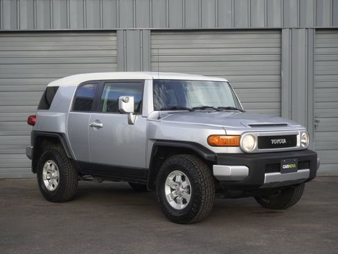 Used 2008 Toyota FJ Cruiser 4WD image 8