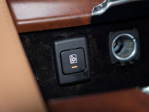 Used 2016 Cadillac Escalade ESV Platinum image 65