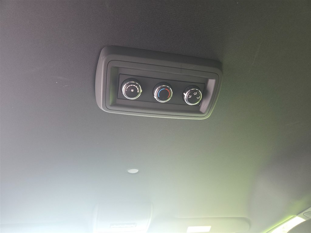 Used 2015 Dodge Grand Caravan SXT w/ Blacktop Package FWD image 19