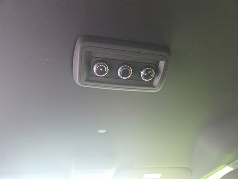Used 2015 Dodge Grand Caravan SXT w/ Blacktop Package FWD image 19