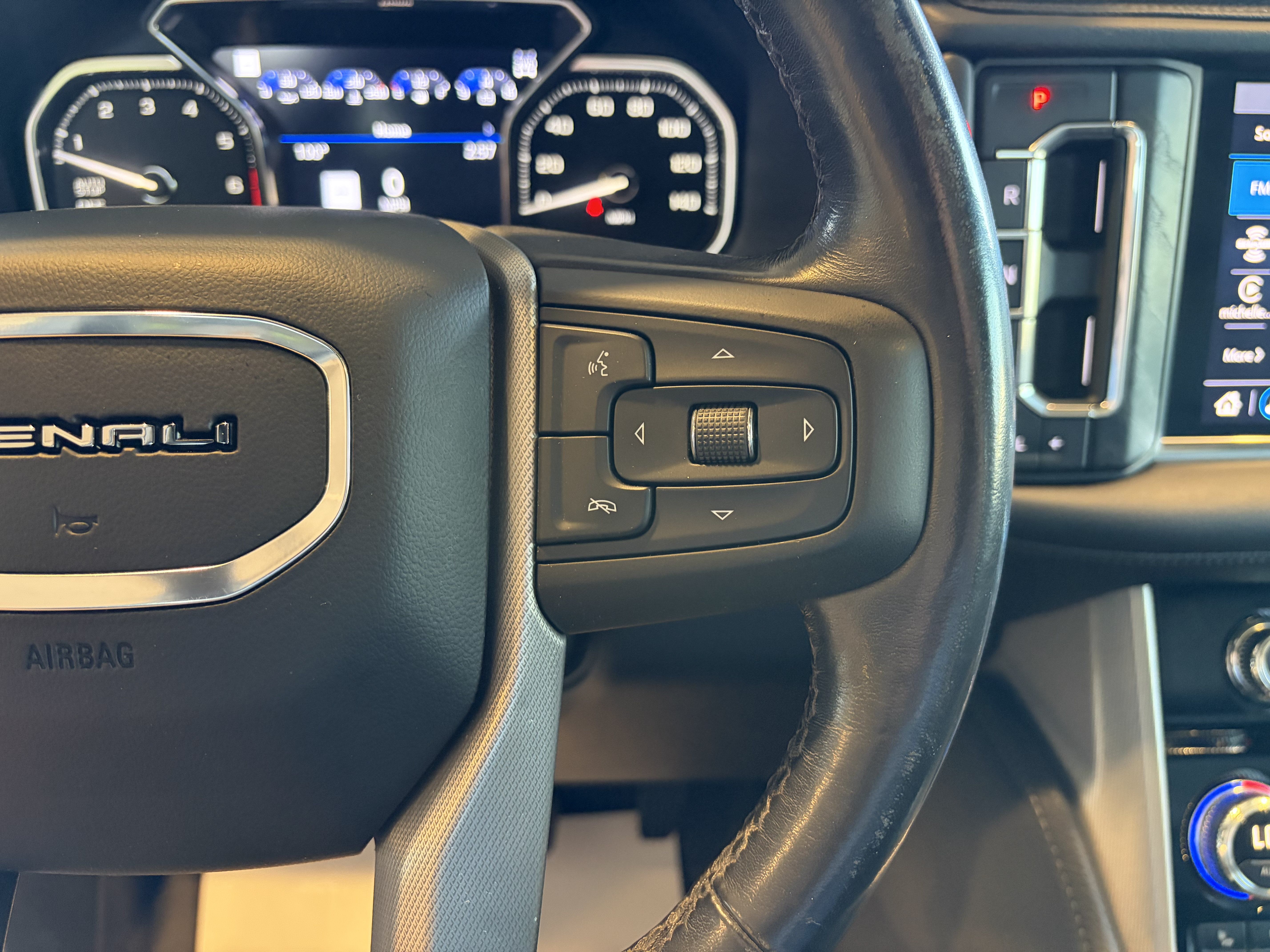 Used 2021 GMC Yukon Denali w/ Denali Premium Package AWD/4WD image 20