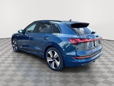 Used 2022 Audi e-tron Premium Plus w/ Premium Plus Package image 7