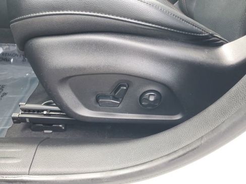 Certified 2018 Jeep Compass Limited w/ Navigation Group image 16