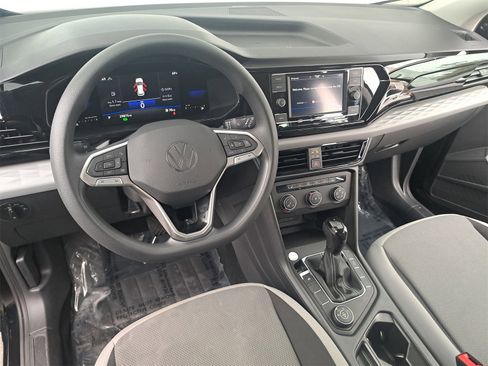 Used 2022 Volkswagen Taos S image 15
