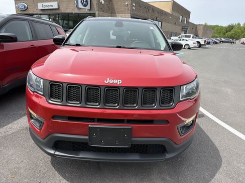 Used 2020 Jeep Compass Latitude w/ Cold Weather Group AWD/4WD image 3