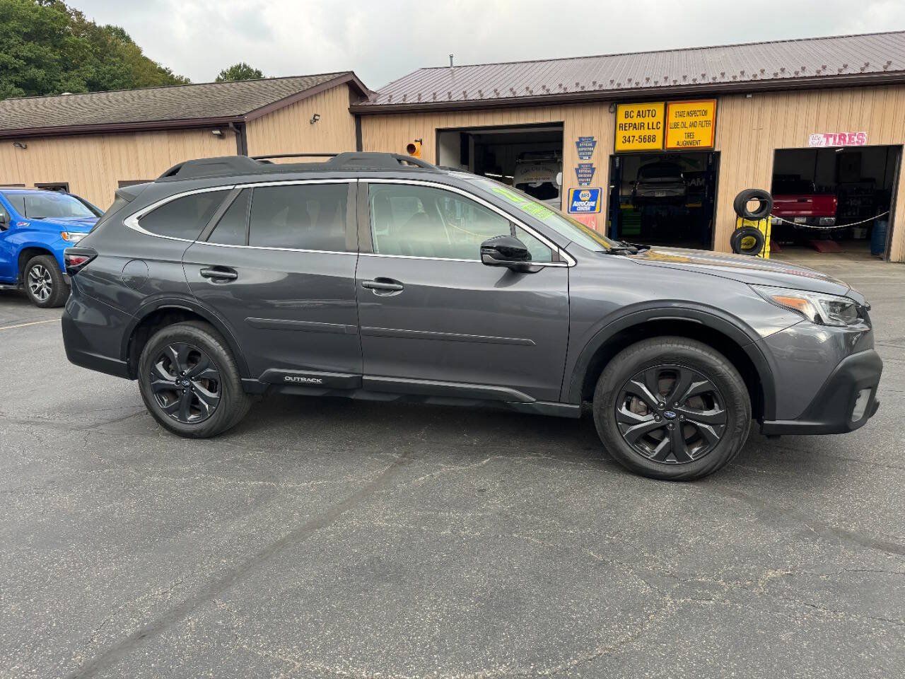 Used 2022 Subaru Outback Onyx Edition XT AWD/4WD image 3