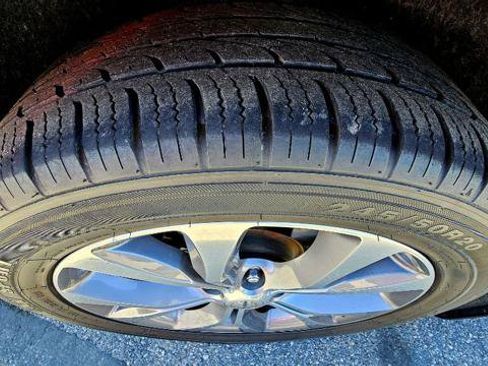 Used 2019 Chrysler Pacifica Limited FWD image 46