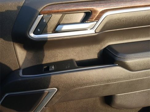 Used 2024 GMC Sierra 1500 SLE image 16