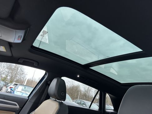 Certified 2023 Volkswagen Atlas Cross Sport SEL R-Line image 23