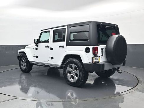 Used 2016 Jeep Wrangler Unlimited Sahara AWD/4WD image 7