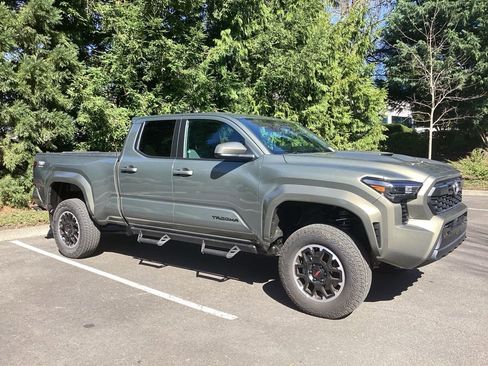 Used 2024 Toyota Tacoma TRD Sport AWD/4WD image 6